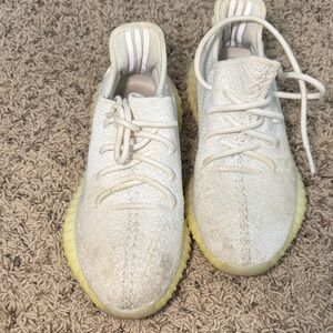 Yeezy Sneakers triple white